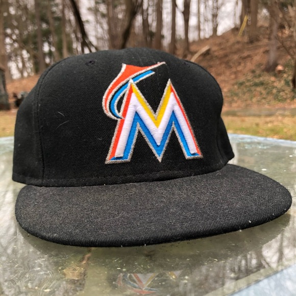 Miami Marlins Fitted Hat - Picture 1 of 3